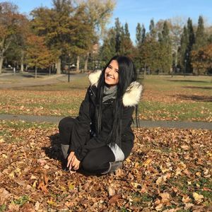 Meet your Posher, Dayanna